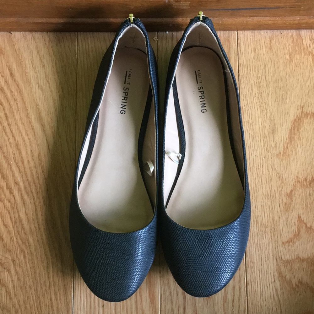 Black ballet flats never worn